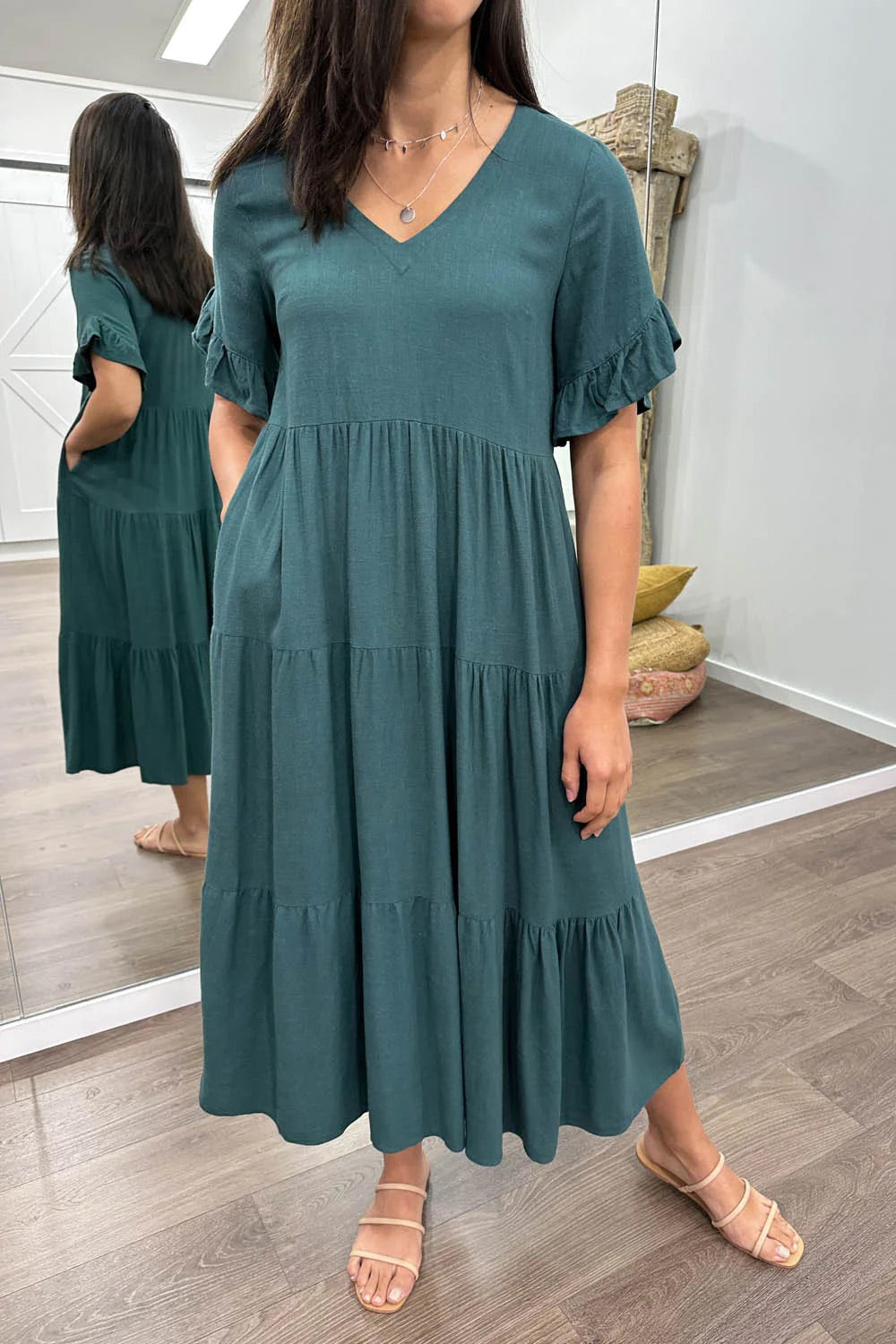 Beautifully Crafted Dress in a Classic Style
