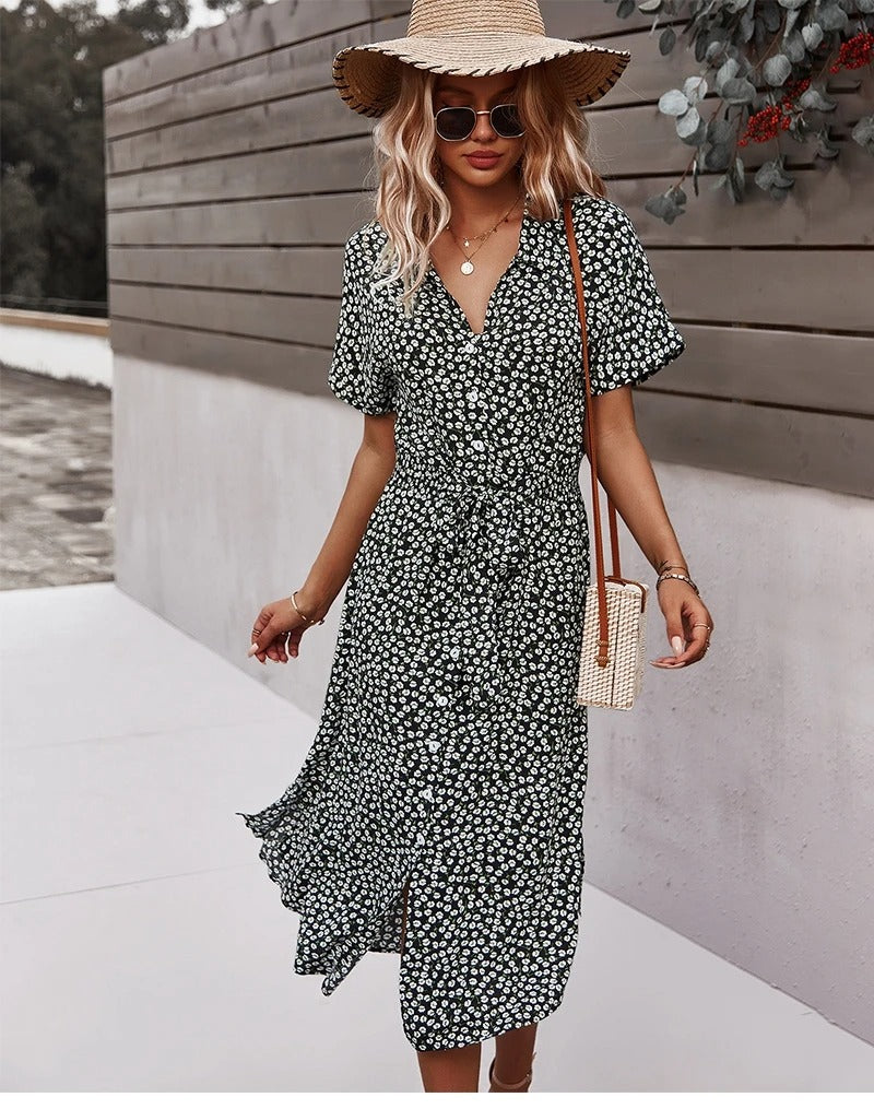 Beautifully Finished Dress in a Timeless Design