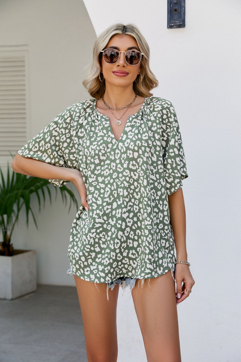 Classic Vintage Blouse with a Flattering Fit