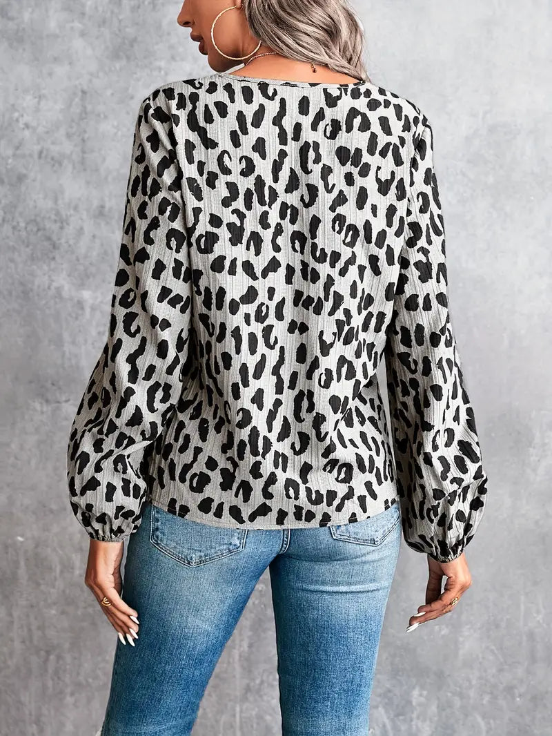 Effortlessly Elegant Blouse with a Timeless Design