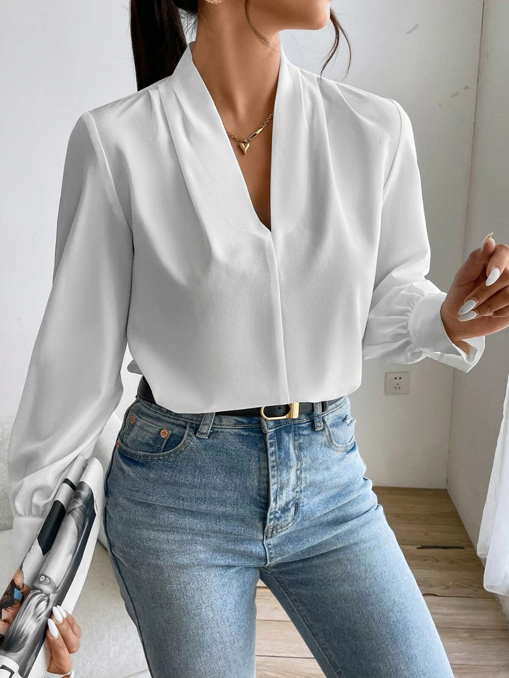 Effortlessly Elegant Shirt with a Timeless Design