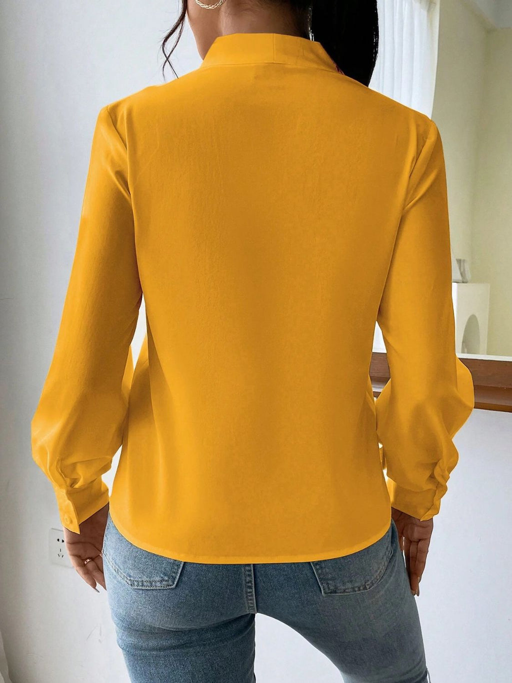 Effortlessly Elegant Shirt with a Timeless Design