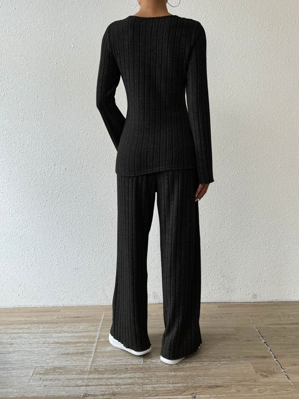 Sophisticated Trousers with a Clean Classic Look