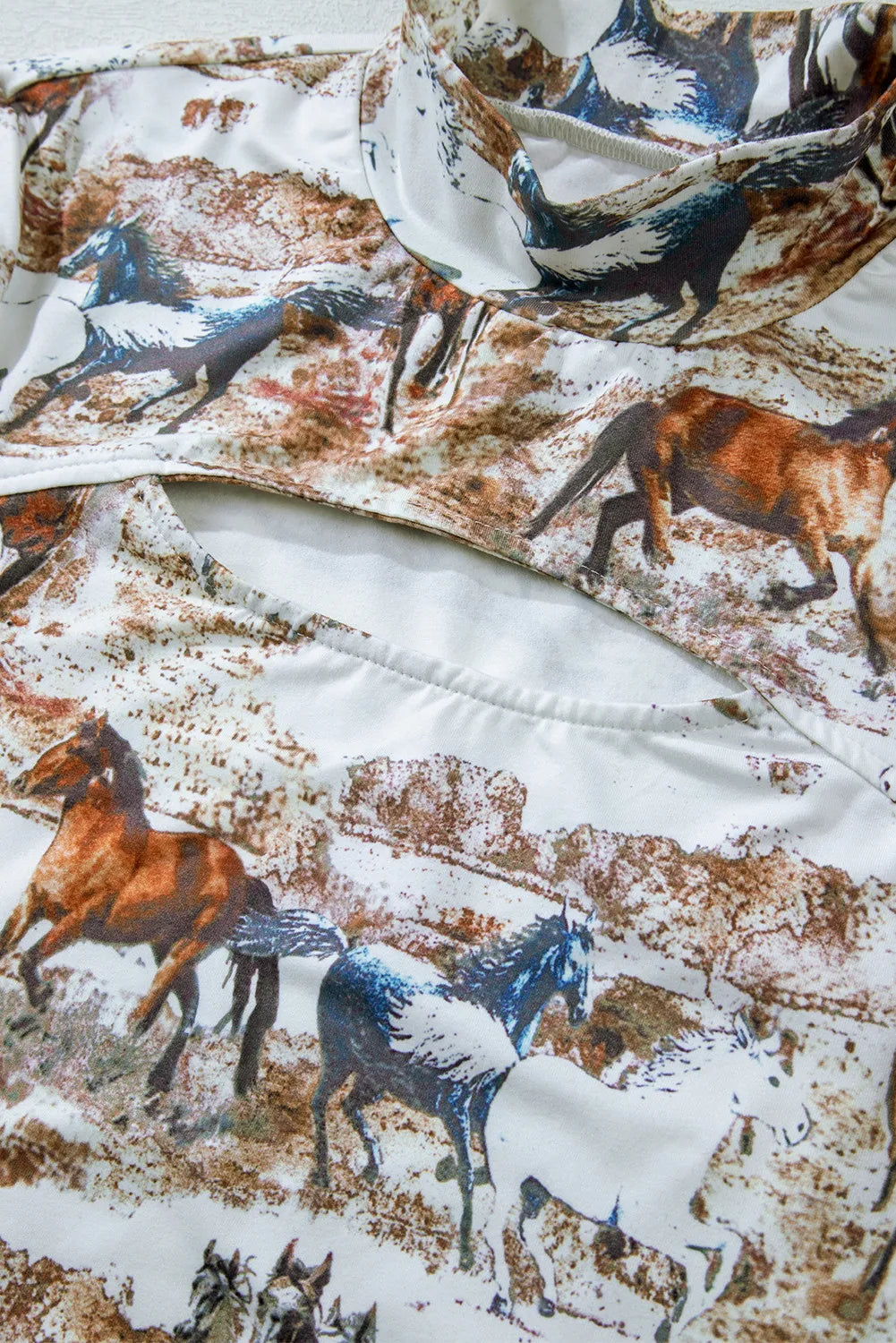 Well Tailored T-Shirt with a Graceful Silhouette