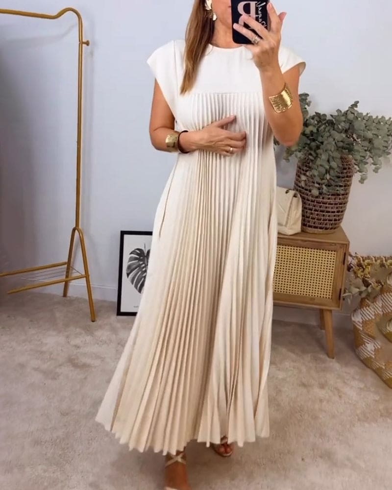 Sophisticated Dress with a Clean Classic Look