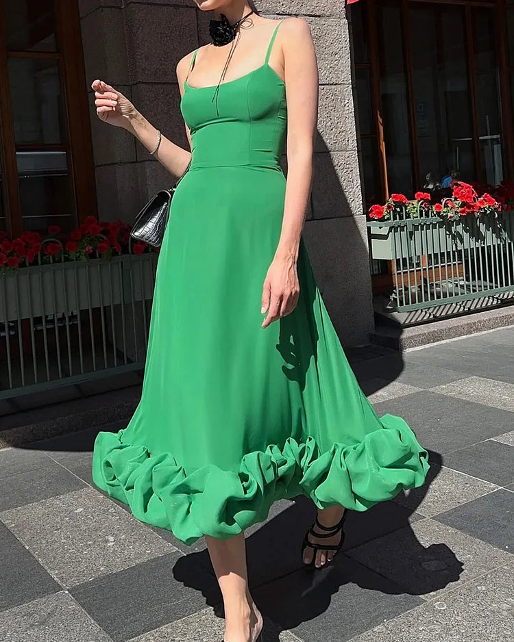 Effortlessly Elegant Dress with a Timeless Design