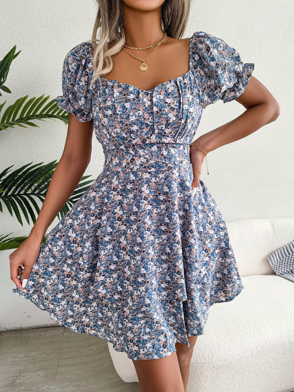 Classic Vintage Dress with a Flattering Fit
