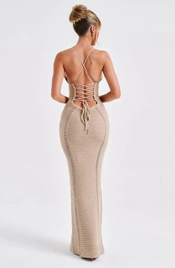 Effortlessly Elegant Dress with a Timeless Design
