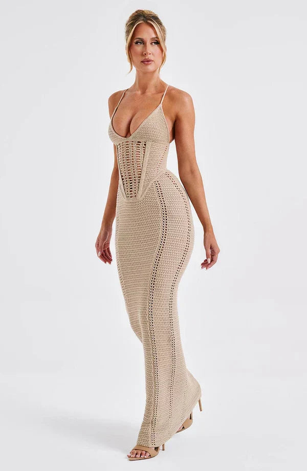 Beautifully Finished Dress in a Timeless Design