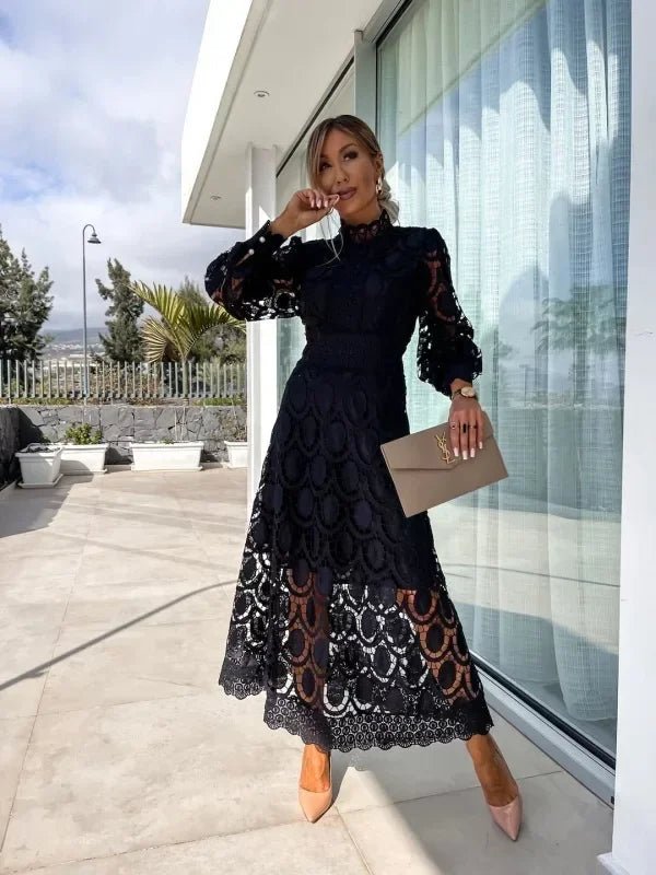Well Tailored Dress with a Graceful Silhouette
