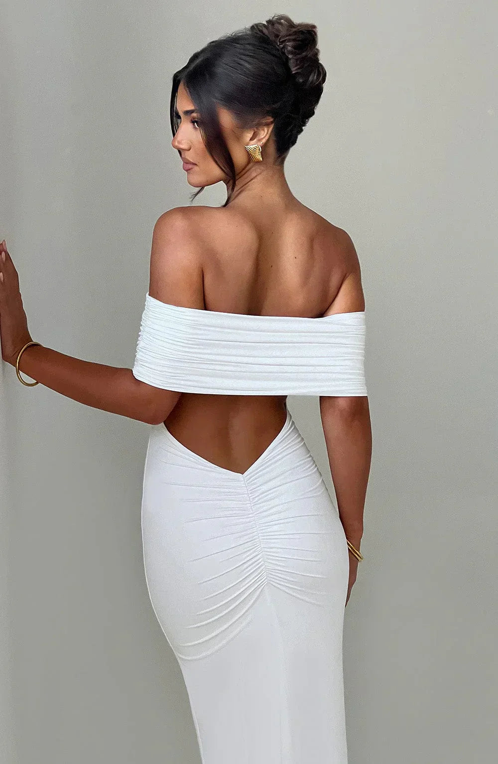 Beautifully Crafted Dress in a Classic Style