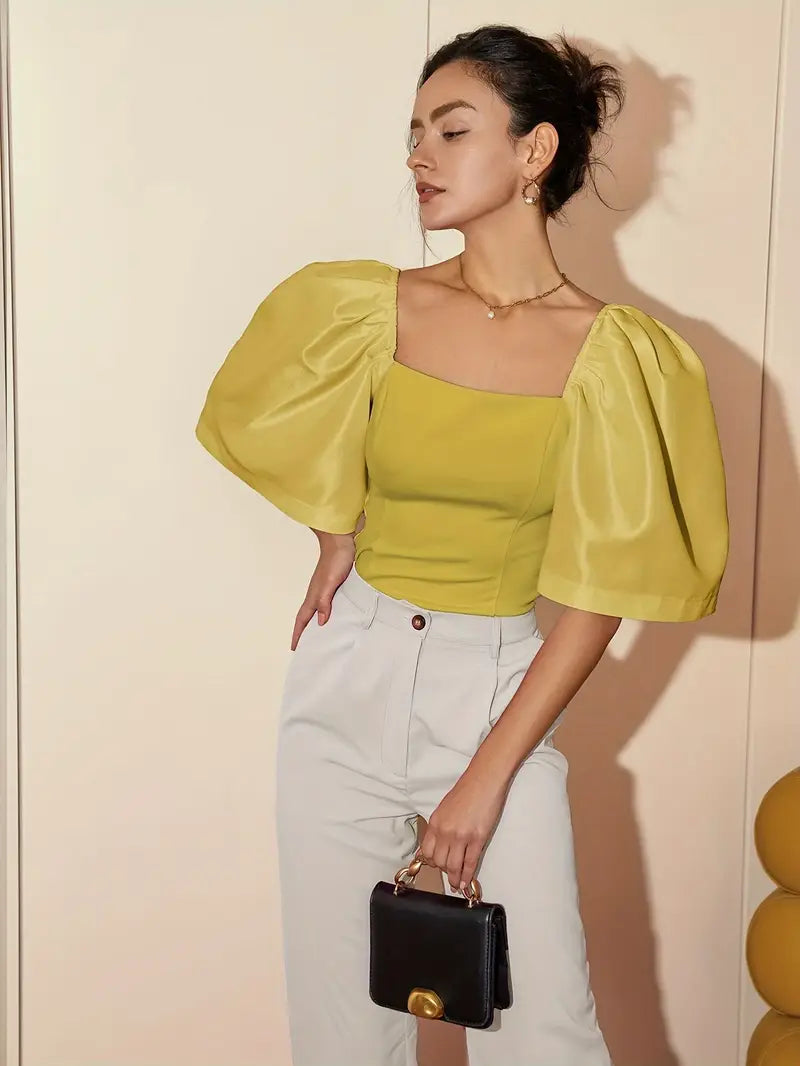 Well Tailored Blouse with a Graceful Silhouette