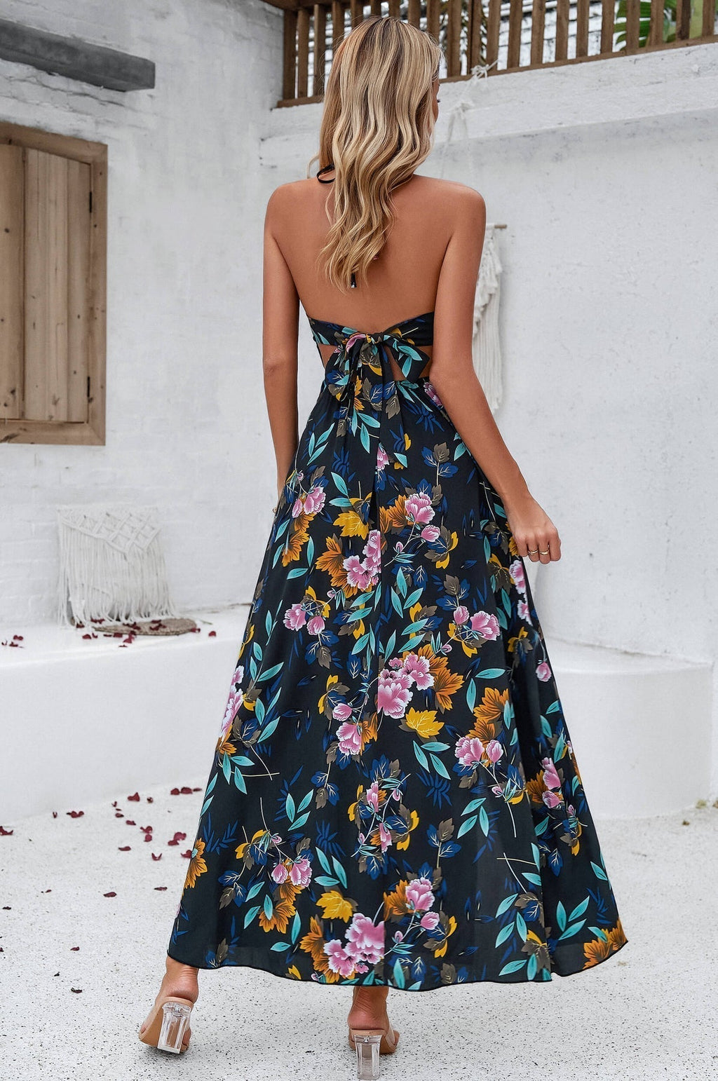 Beautifully Crafted Dress in a Classic Style
