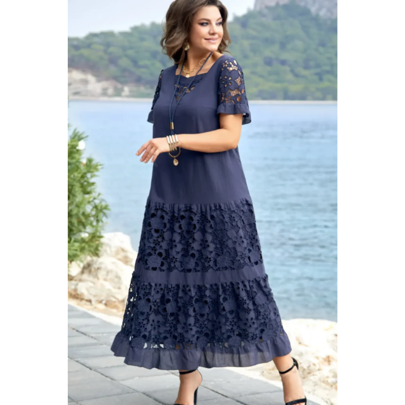 Well Tailored Dress with a Graceful Silhouette