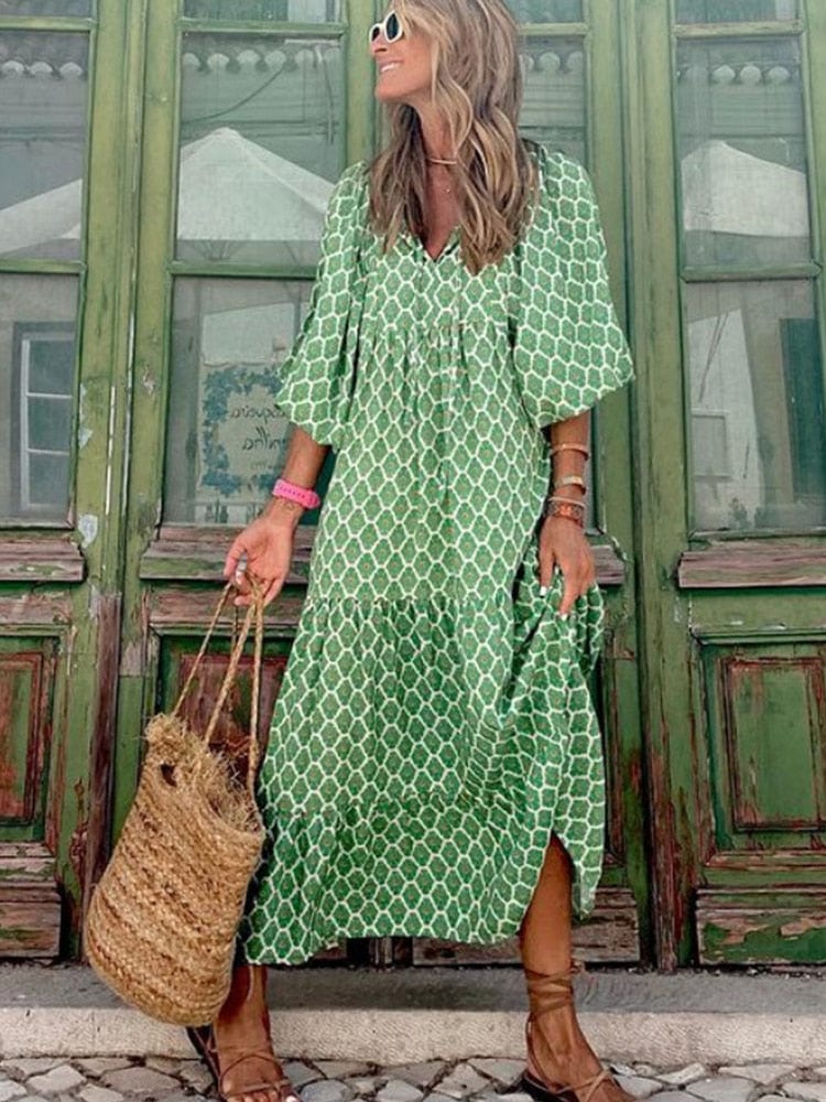 Beautifully Finished Dress in a Timeless Design
