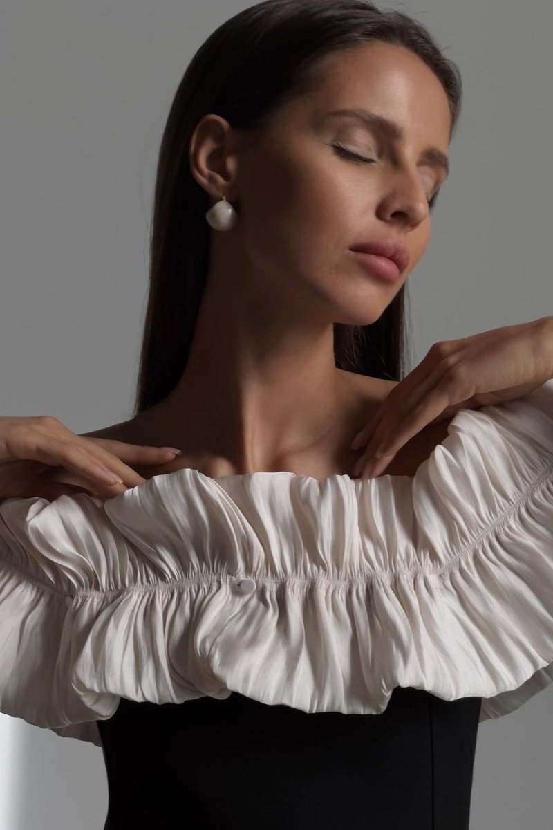 Effortlessly Elegant Dress with a Timeless Design