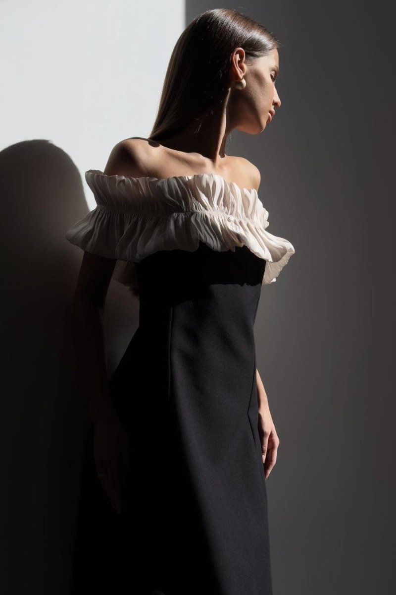 Effortlessly Elegant Dress with a Timeless Design