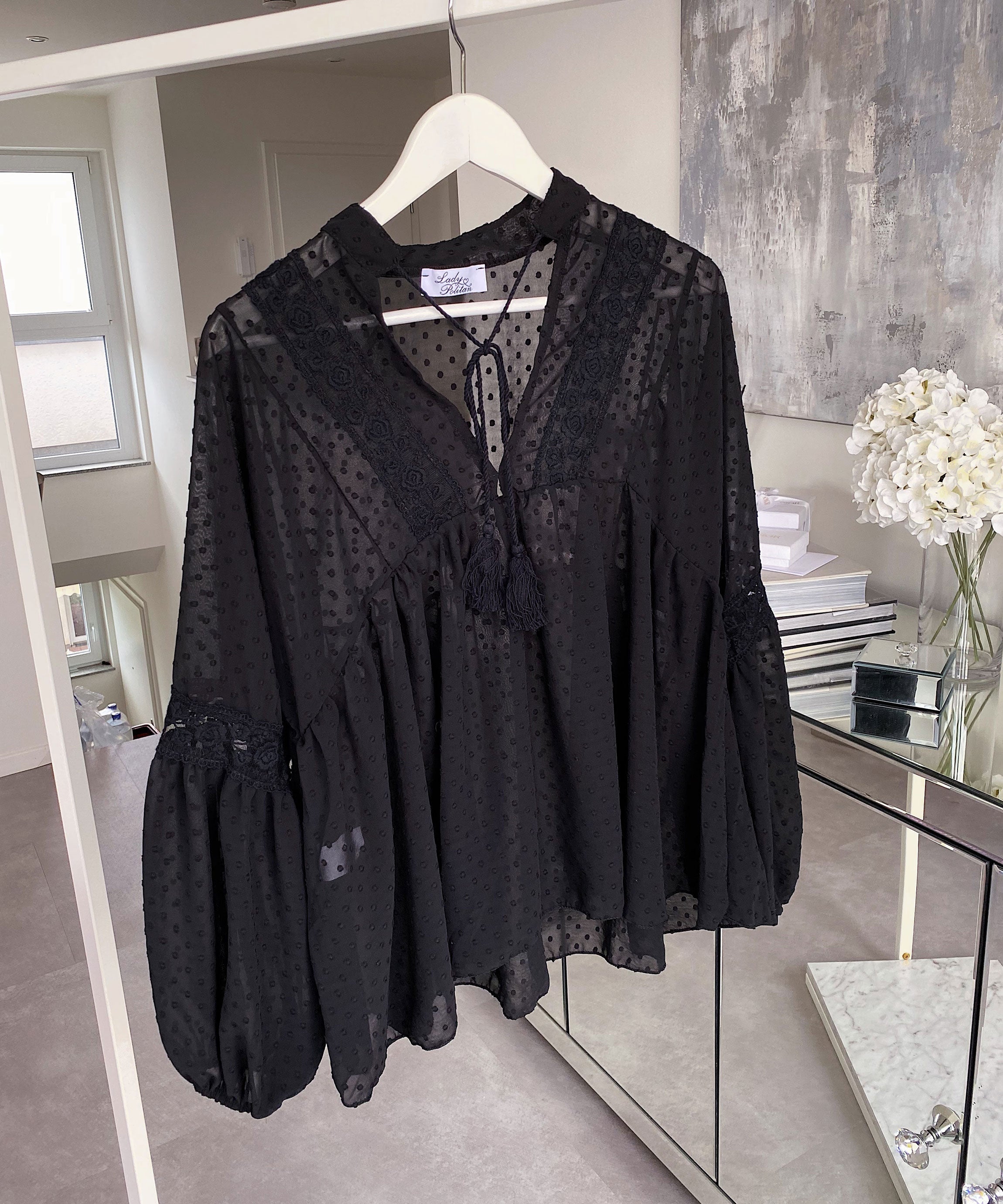 Beautifully Crafted Blouse in a Classic Style