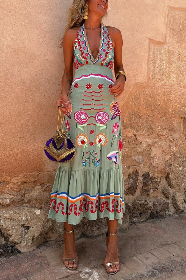 Classic Vintage Dress with a Flattering Fit