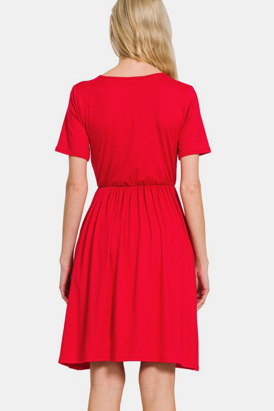 Effortlessly Elegant Dress with a Timeless Design
