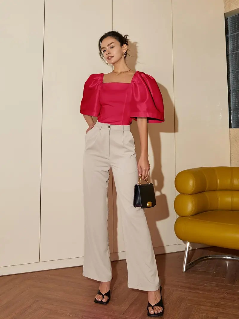 Well Tailored Blouse with a Graceful Silhouette