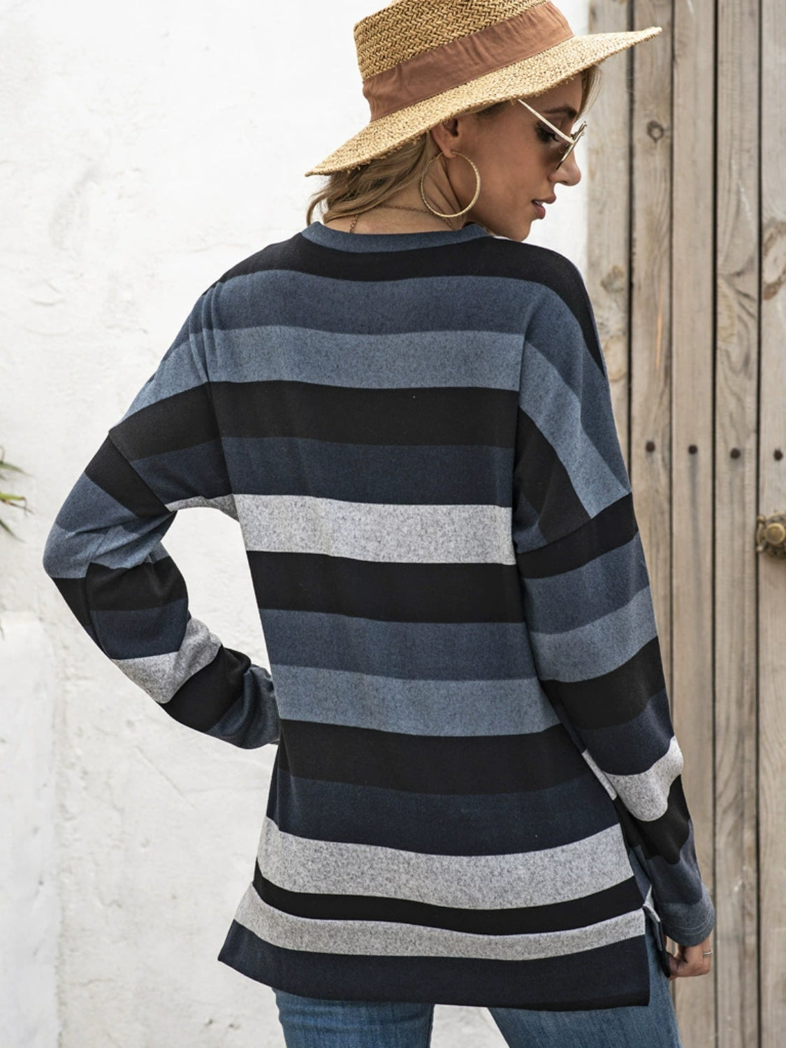 Effortlessly Elegant T-Shirt with a Timeless Design