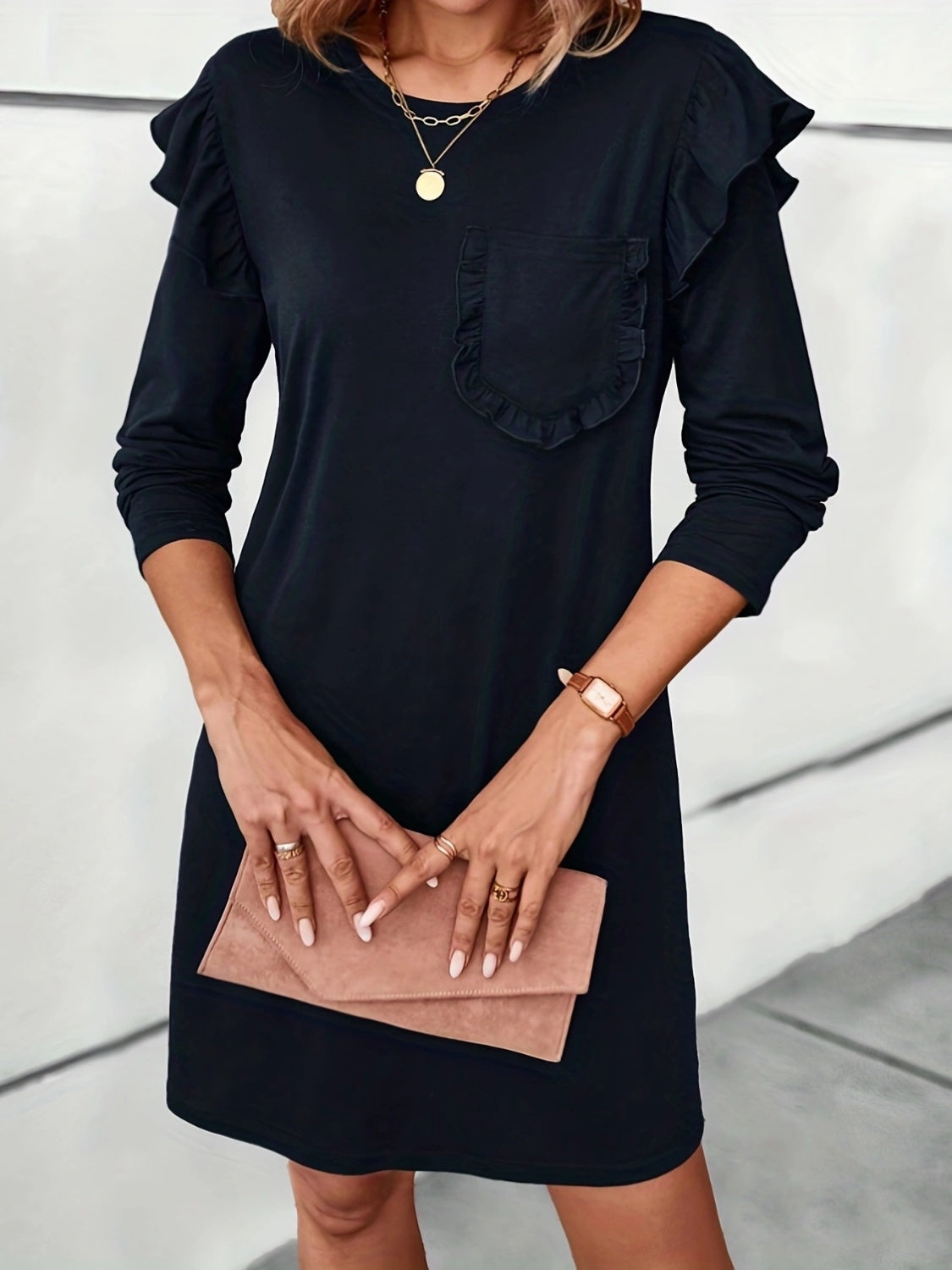Well Tailored Dress with a Graceful Silhouette