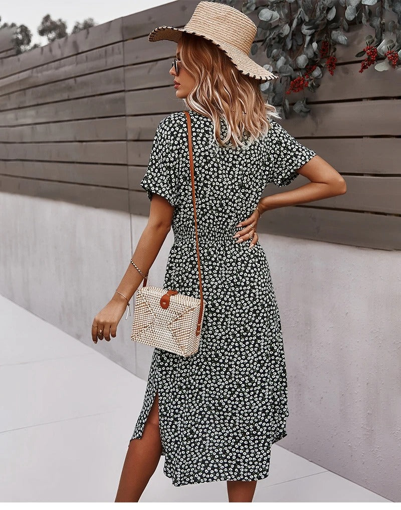 Beautifully Finished Dress in a Timeless Design