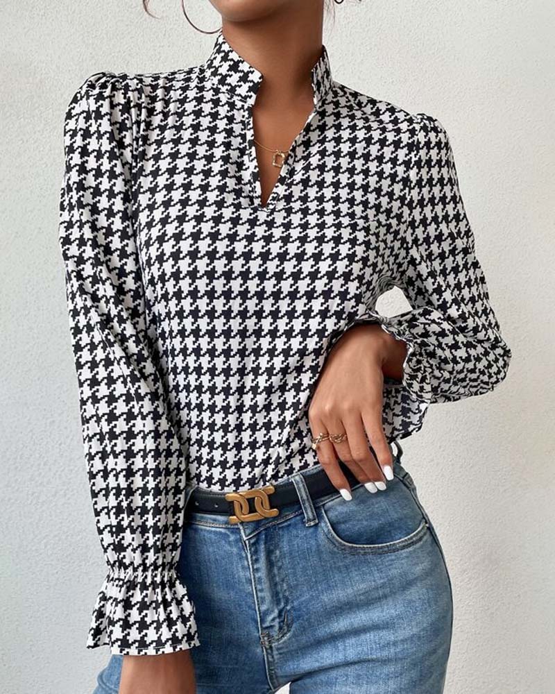 Beautifully Crafted Blouse in a Classic Style