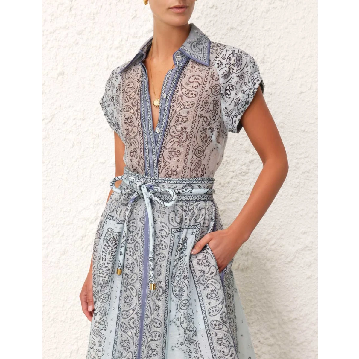 Beautifully Crafted Blouse in a Classic Style