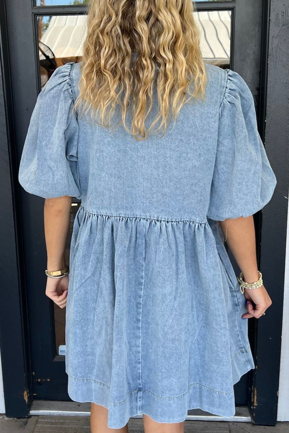 Well Tailored Dress with a Graceful Silhouette