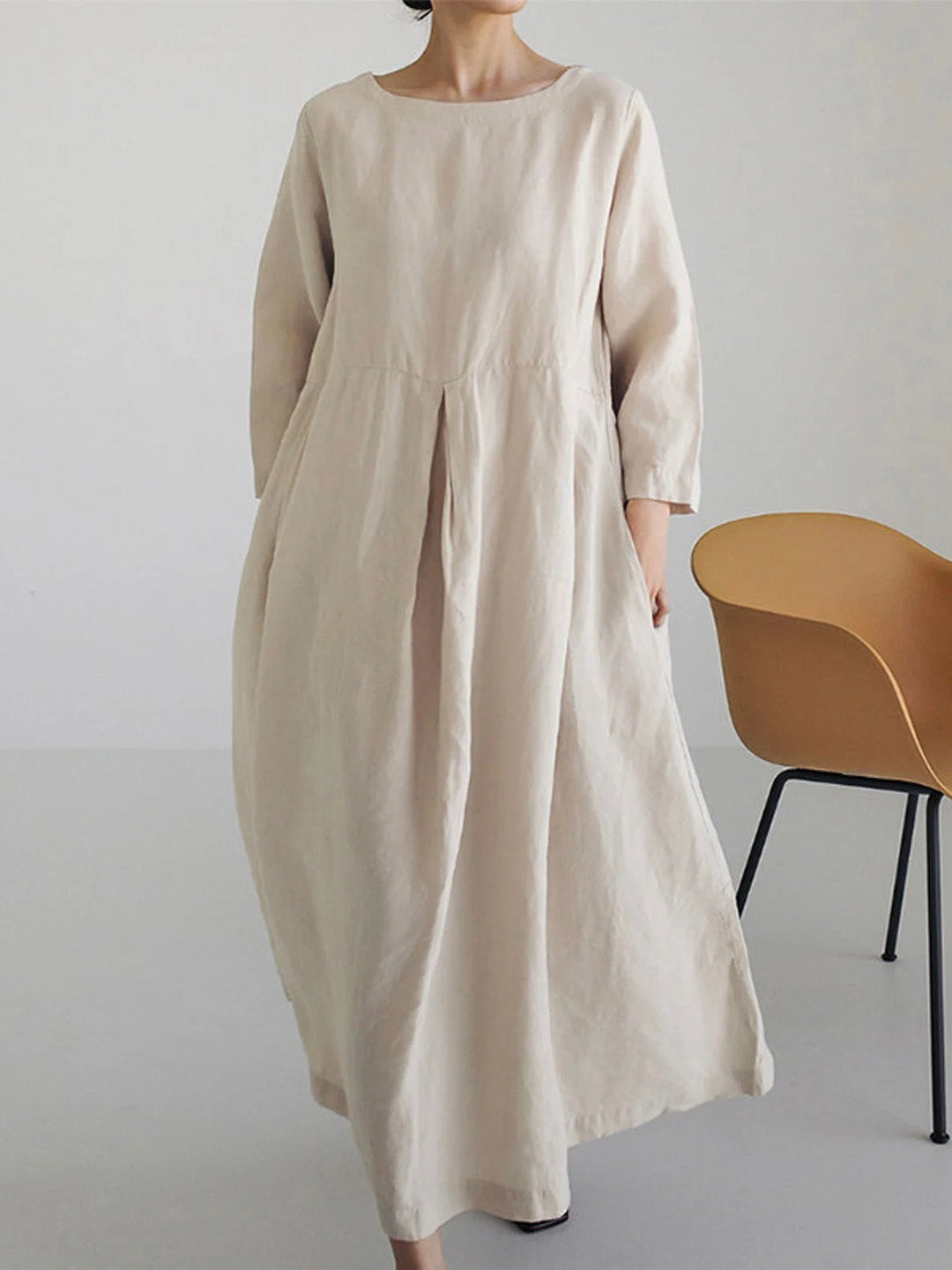Classic Vintage Dress with a Flattering Fit