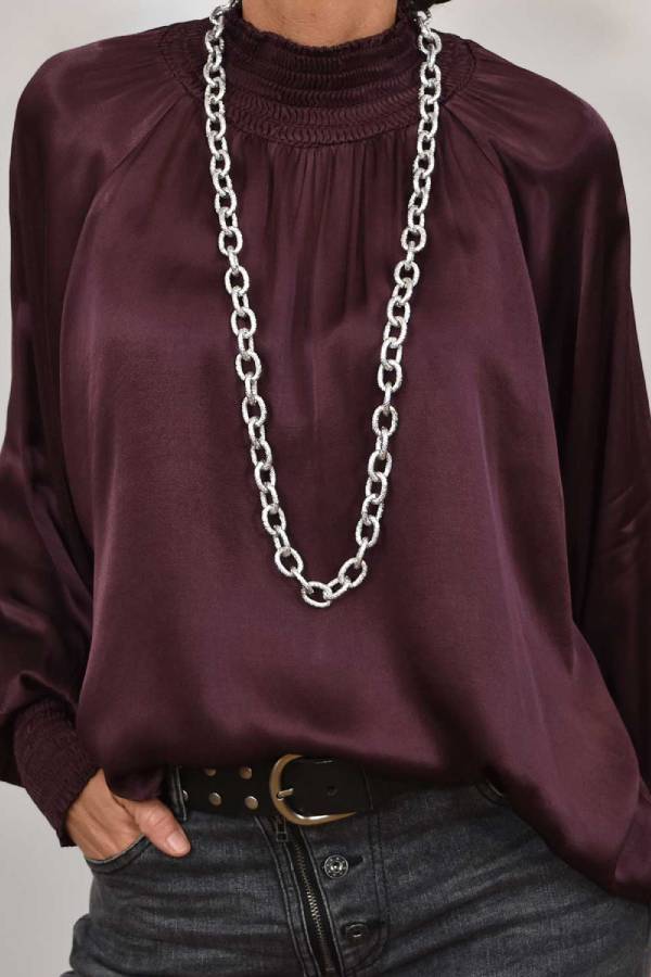 Polished Blouse with an Effortless Classic Look