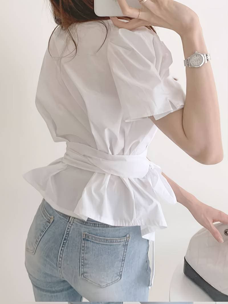 Beautifully Crafted Blouse in a Classic Style
