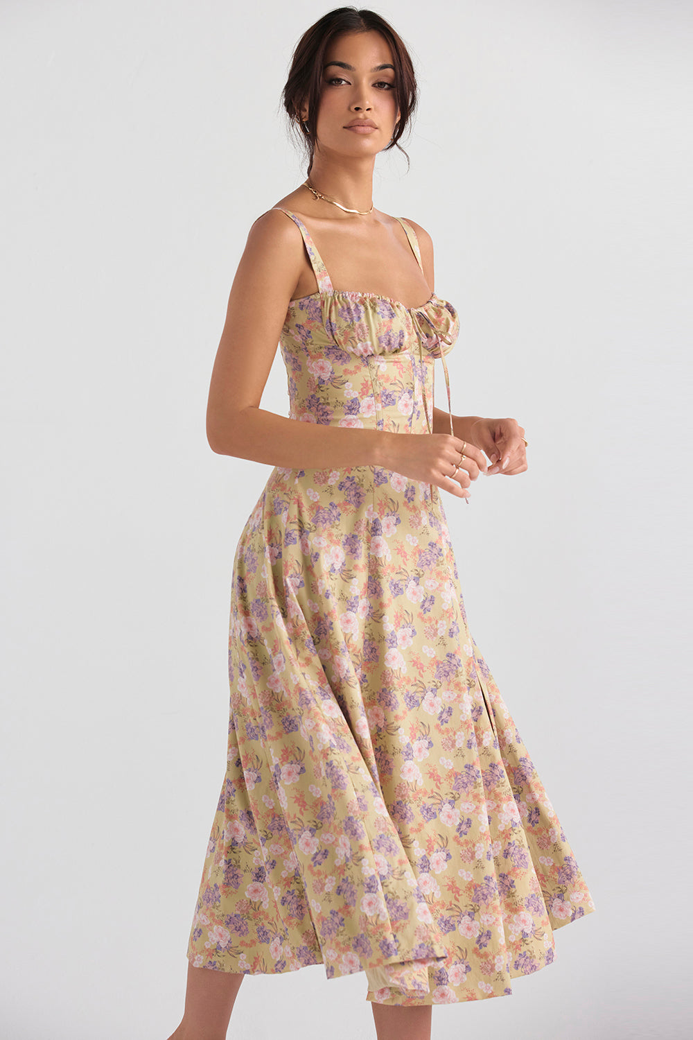 Gracefully Styled Dress for Any Occasion