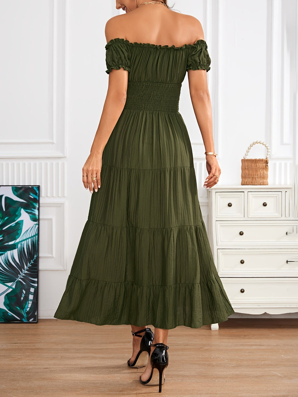 Sophisticated Dress with a Clean Classic Look
