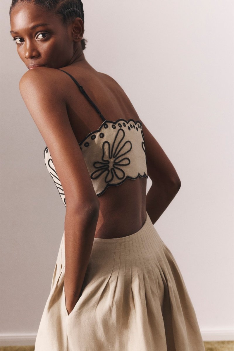 Beautifully Finished Dress in a Timeless Design