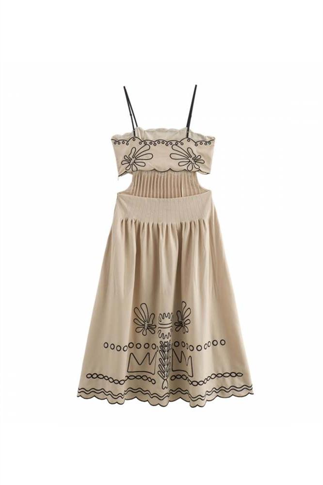 Beautifully Finished Dress in a Timeless Design