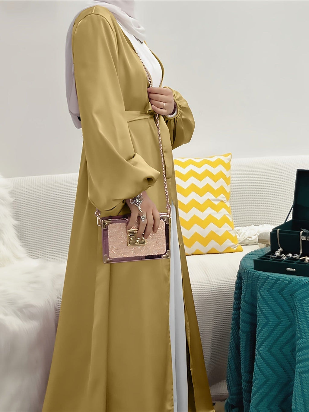Well Tailored Dress with a Graceful Silhouette