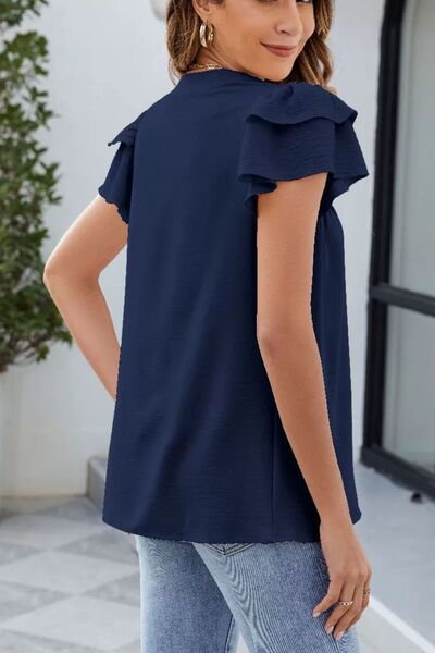 Well Tailored Blouse with a Graceful Silhouette