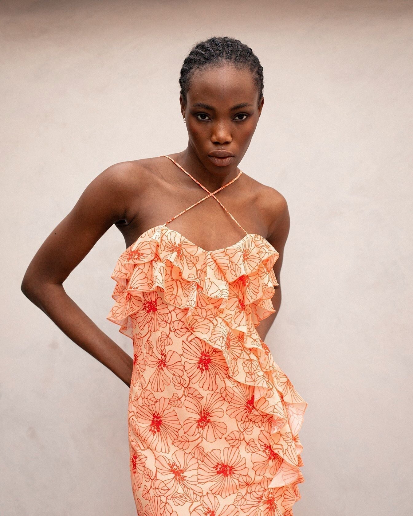 Beautifully Finished Dress in a Timeless Design