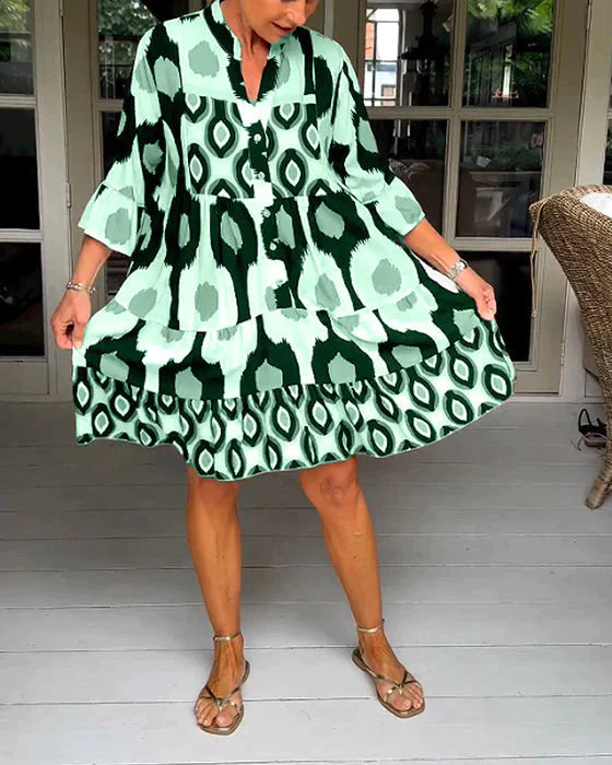 Classic Vintage Dress with a Flattering Fit
