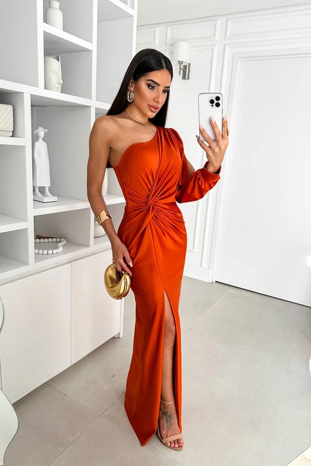 Classic Vintage Dress with a Flattering Fit