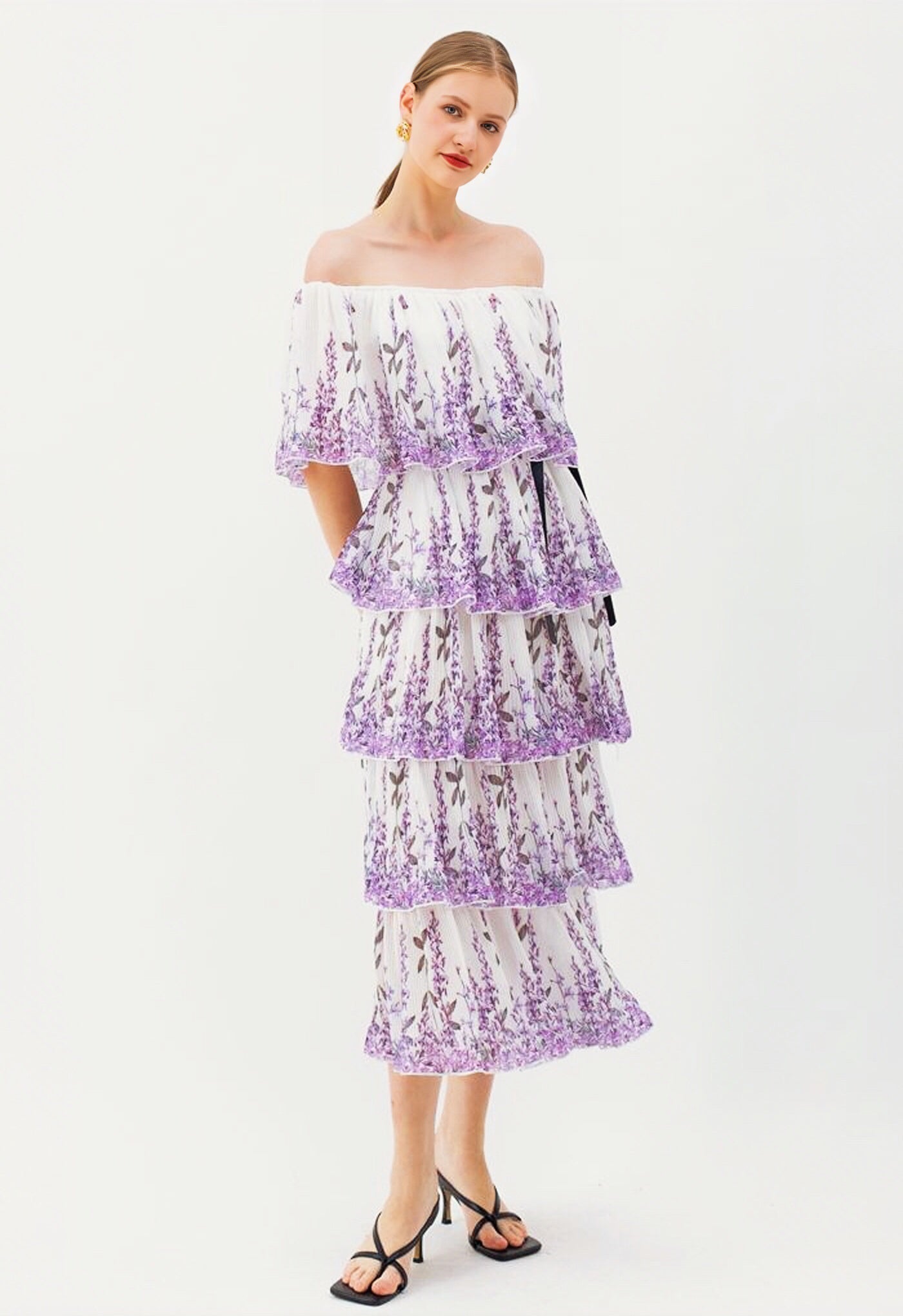 Gracefully Styled Dress for Any Occasion