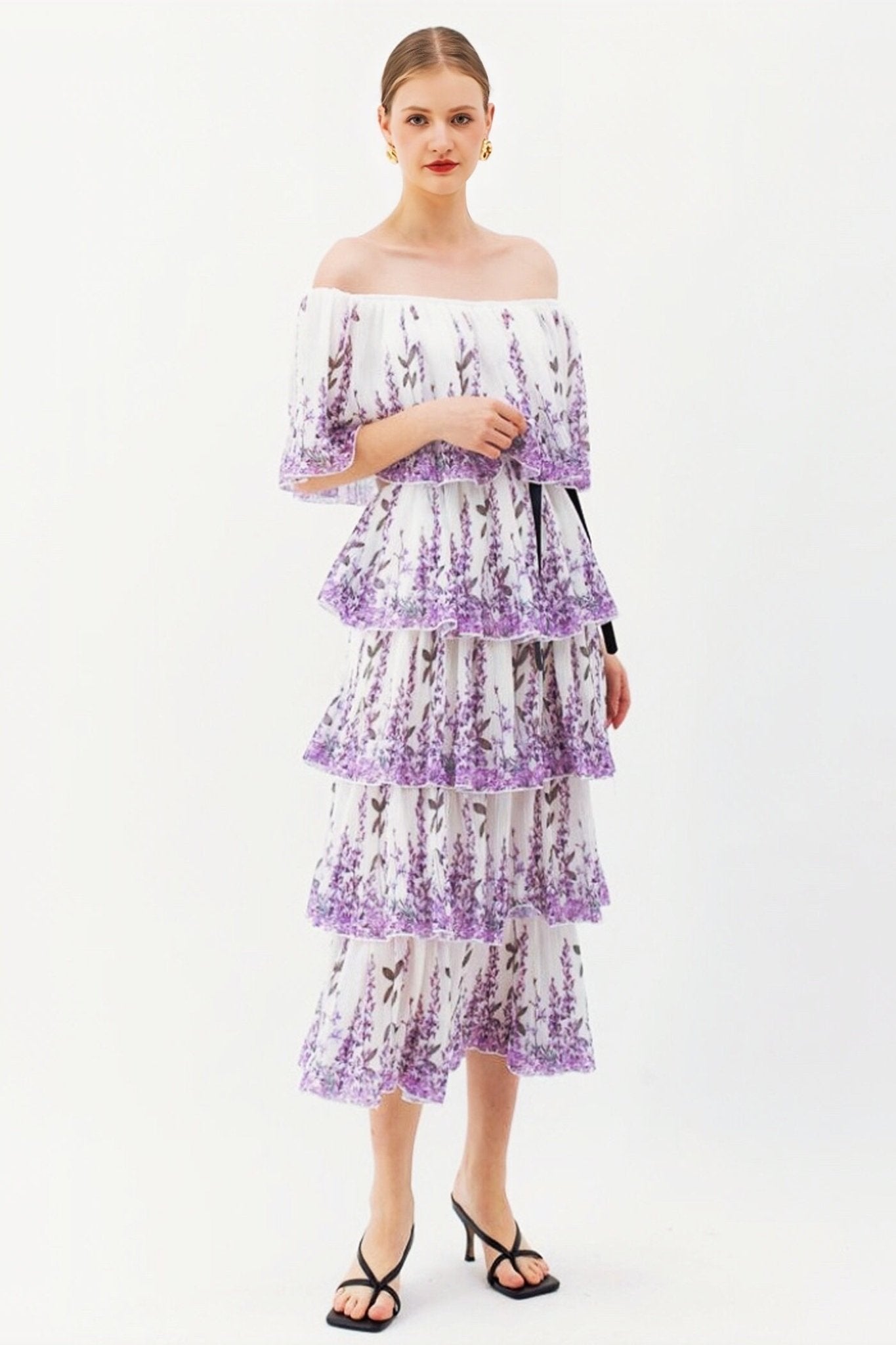 Gracefully Styled Dress for Any Occasion