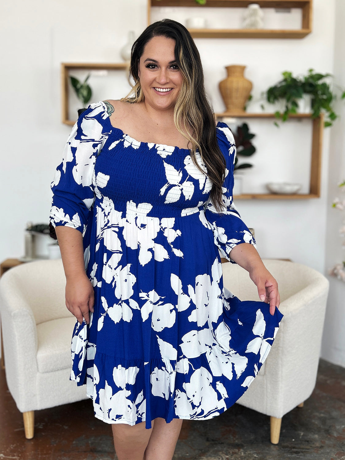 Effortlessly Elegant Dress with a Timeless Design