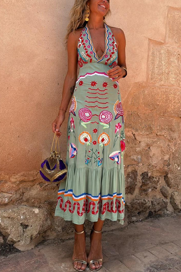 Classic Vintage Dress with a Flattering Fit