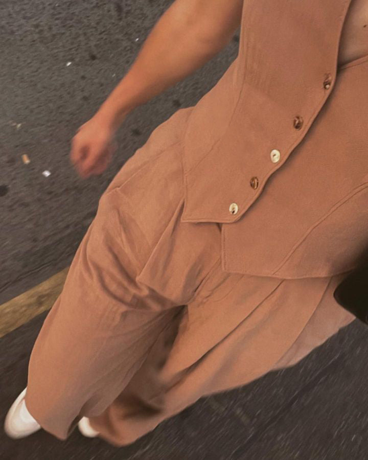 Elegantly Styled Trousers for Everyday Wear