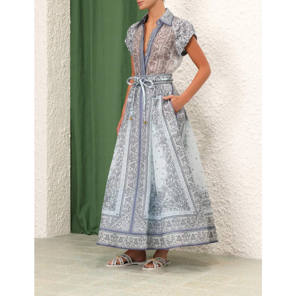 Beautifully Crafted Blouse in a Classic Style