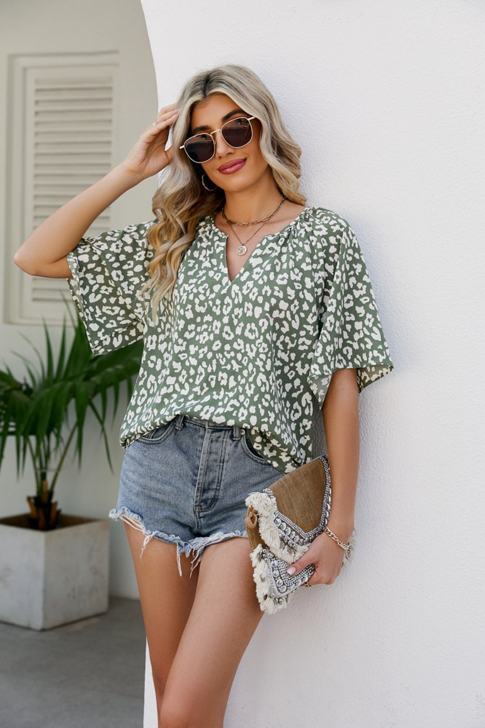 Classic Vintage Blouse with a Flattering Fit